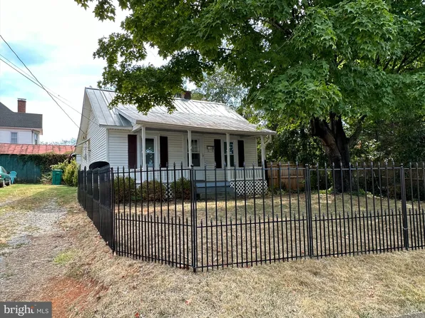 106 E Page St, Luray, VA 22835