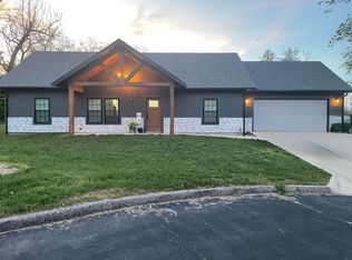 803 Robin Road Road, Mountain Grove, MO 65711