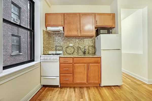 Rented by Bond New York | media 37