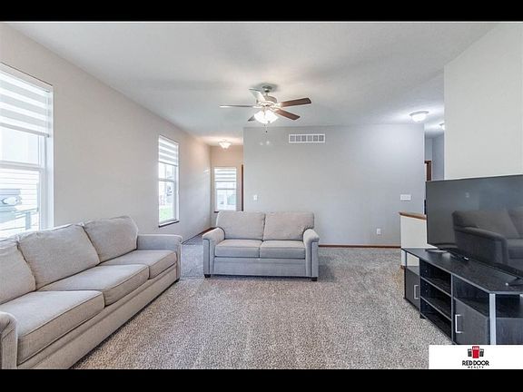 3rd image of 2907 Wagon Dr