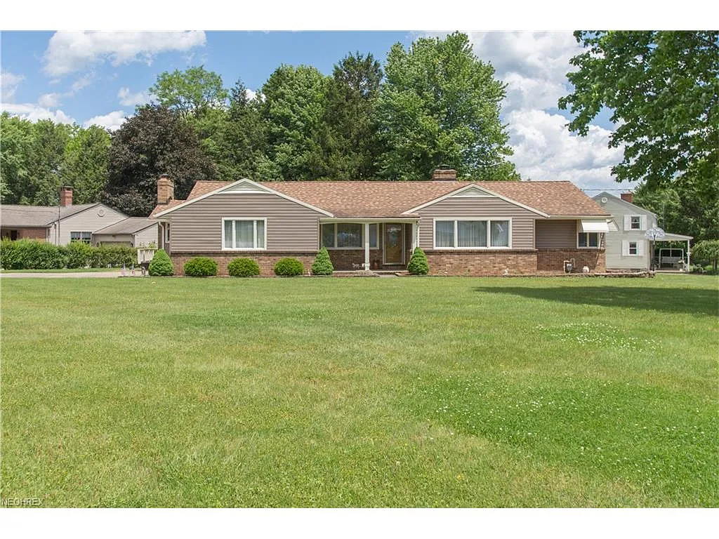 2702 Rosewae Dr photo 1