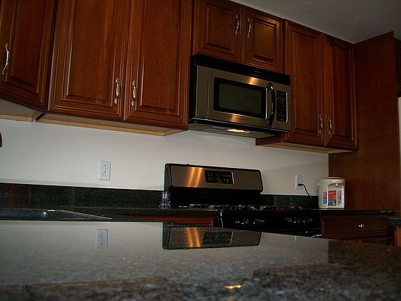 5th image of 25 Parker St