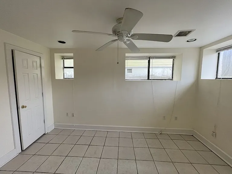 1214 S Elgin Ave — Photo 13