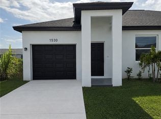1530 Gilbert Ave S, Lehigh Acres, FL 33973