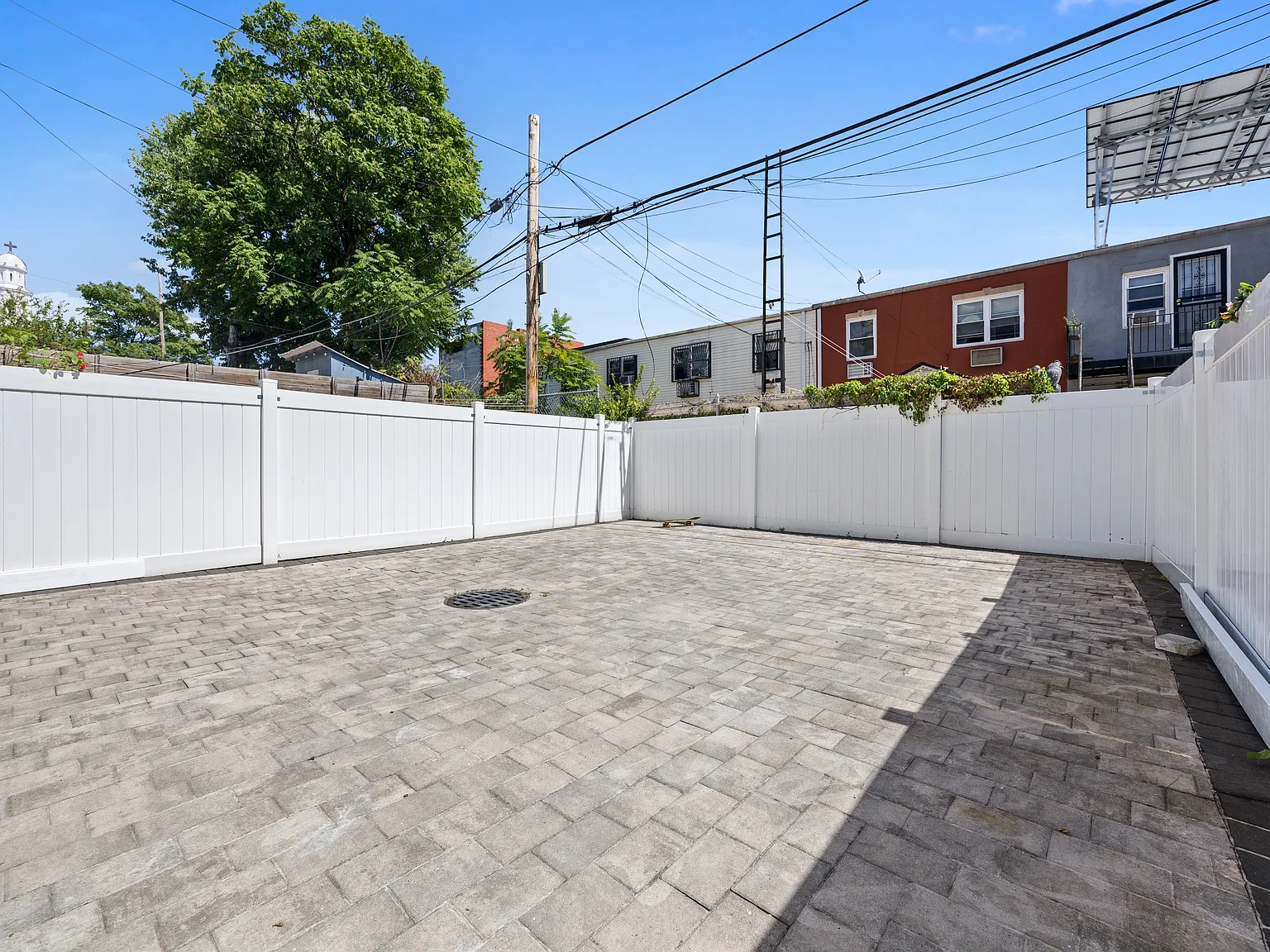82 Bleecker Street — Photo 2