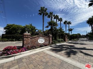 7825 Seaglen Dr, Huntington Beach, CA 92648