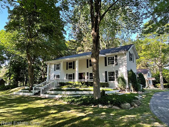 3rd image of 22601 W Main St