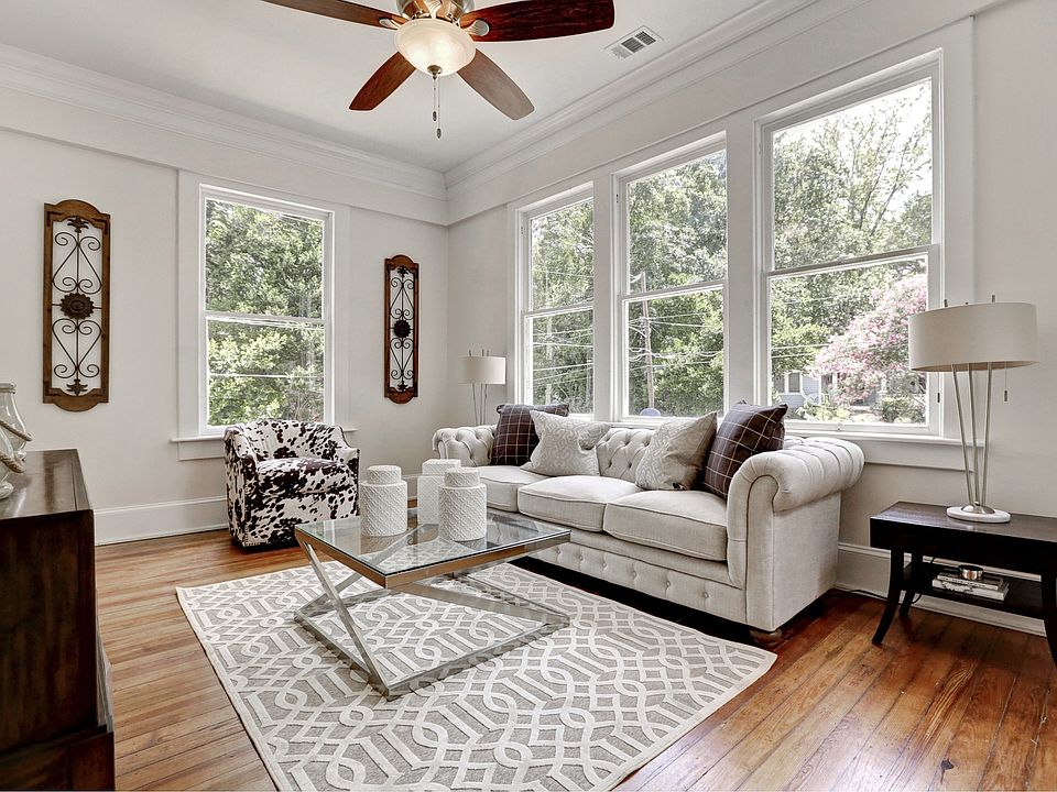 2nd image of 398 Augusta Ave SE
