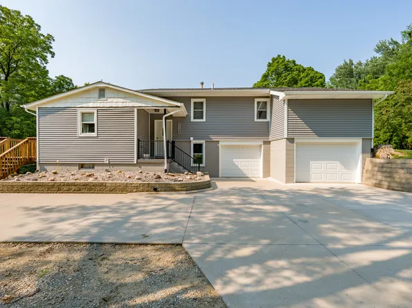 3224 11th St, Moline, IL 61265