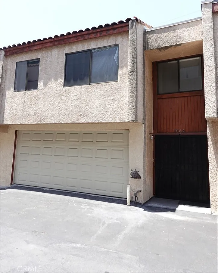 3 bed, 1223 sqft, $3,300 — Photo 1