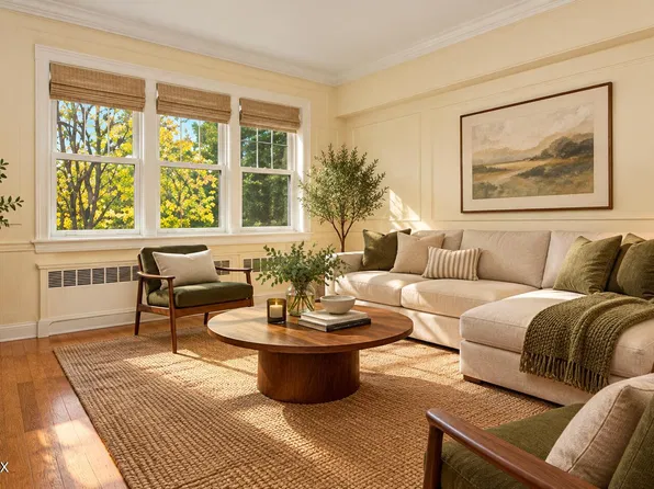 52 Lafayette Pl APT 2B, Greenwich, CT 06830