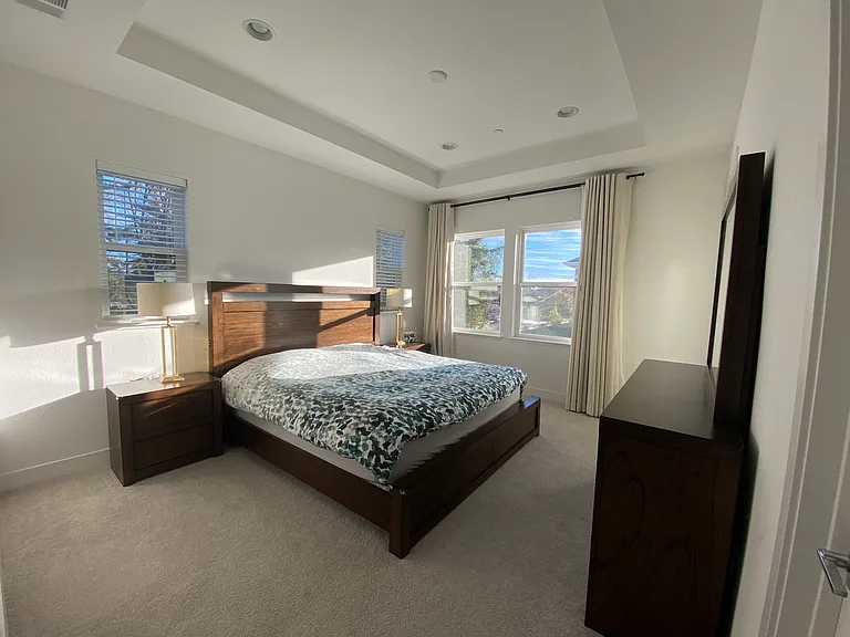Master bedroom w/ King size bed as comparsion