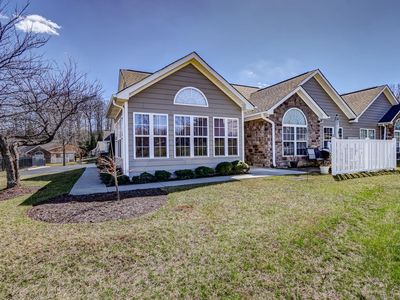 1106 Jefferson Way, Forest, VA, 24551