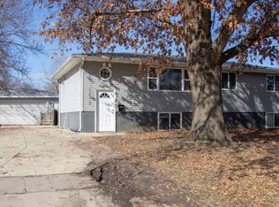 1019 Higby Dr, Cedar Falls, IA 50613