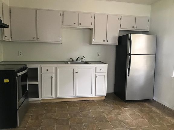 2nd image of 6214 Iron Rock St