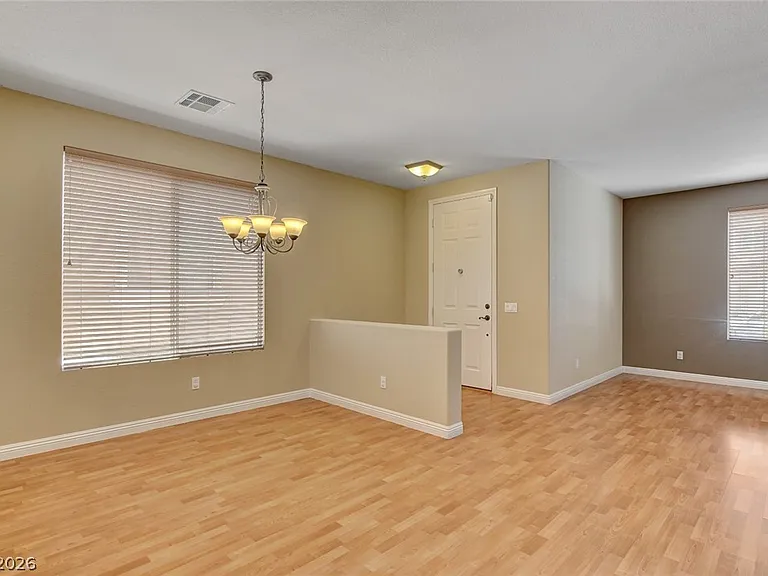 1005 Roaring River Ave — Photo 9