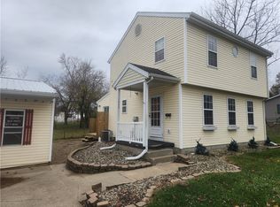 1622 Adams Ave, Charleston, IL 61920