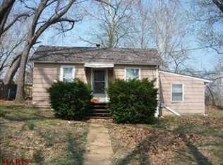 7465 Halpin Dr, Saint Louis, MO 63135