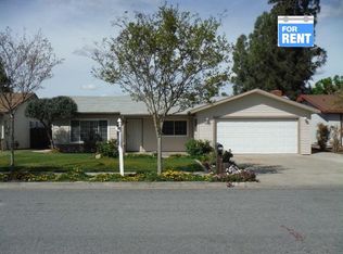 258 E Sherwood Dr, Hanford, CA 93230