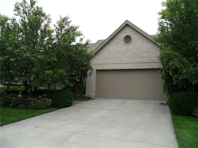 8602 Stone Oak Dr photo 1