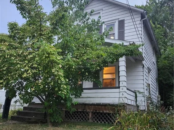 1085 Linden Ave, Akron, OH 44310