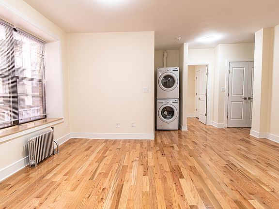 3rd image of 31 Ocean Pkwy #17