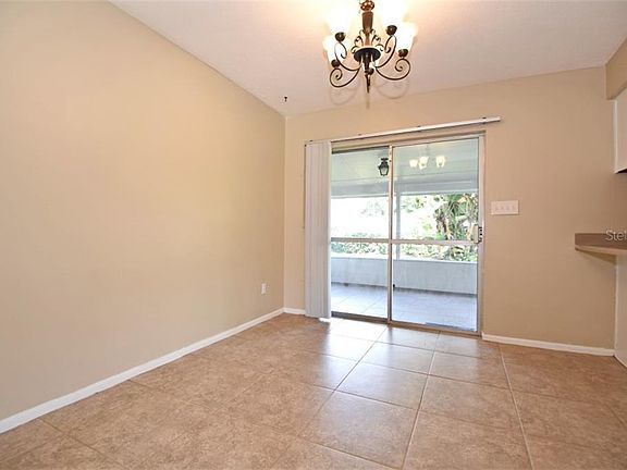 4th image of 430 S Sunset Dr