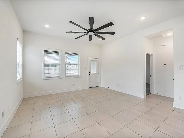 19384 Poppy Village Cir — Photo 7