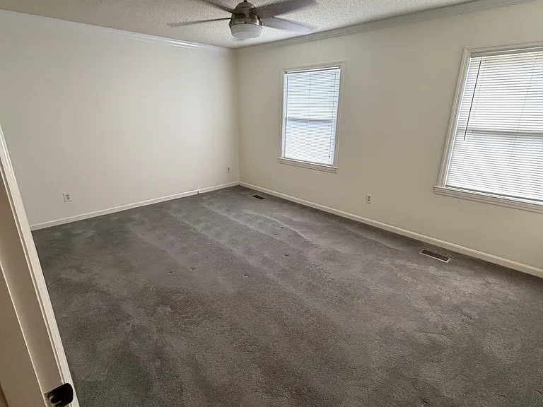 2208 Montreat Dr — Photo 5