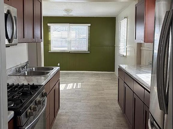 5th image of 2922 Georgia St