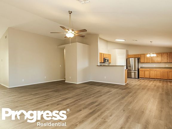 4th image of 841 N 94th Pl