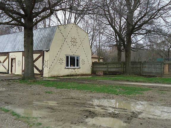 3rd image of 7670 River Rd