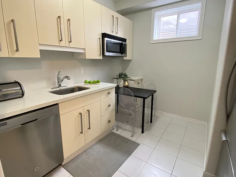 13 Gaskin Ct N #B — Photo 9
