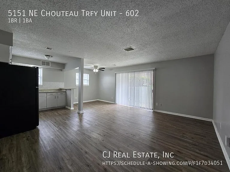 5151 NE Chouteau Trfy #602 — Photo 4
