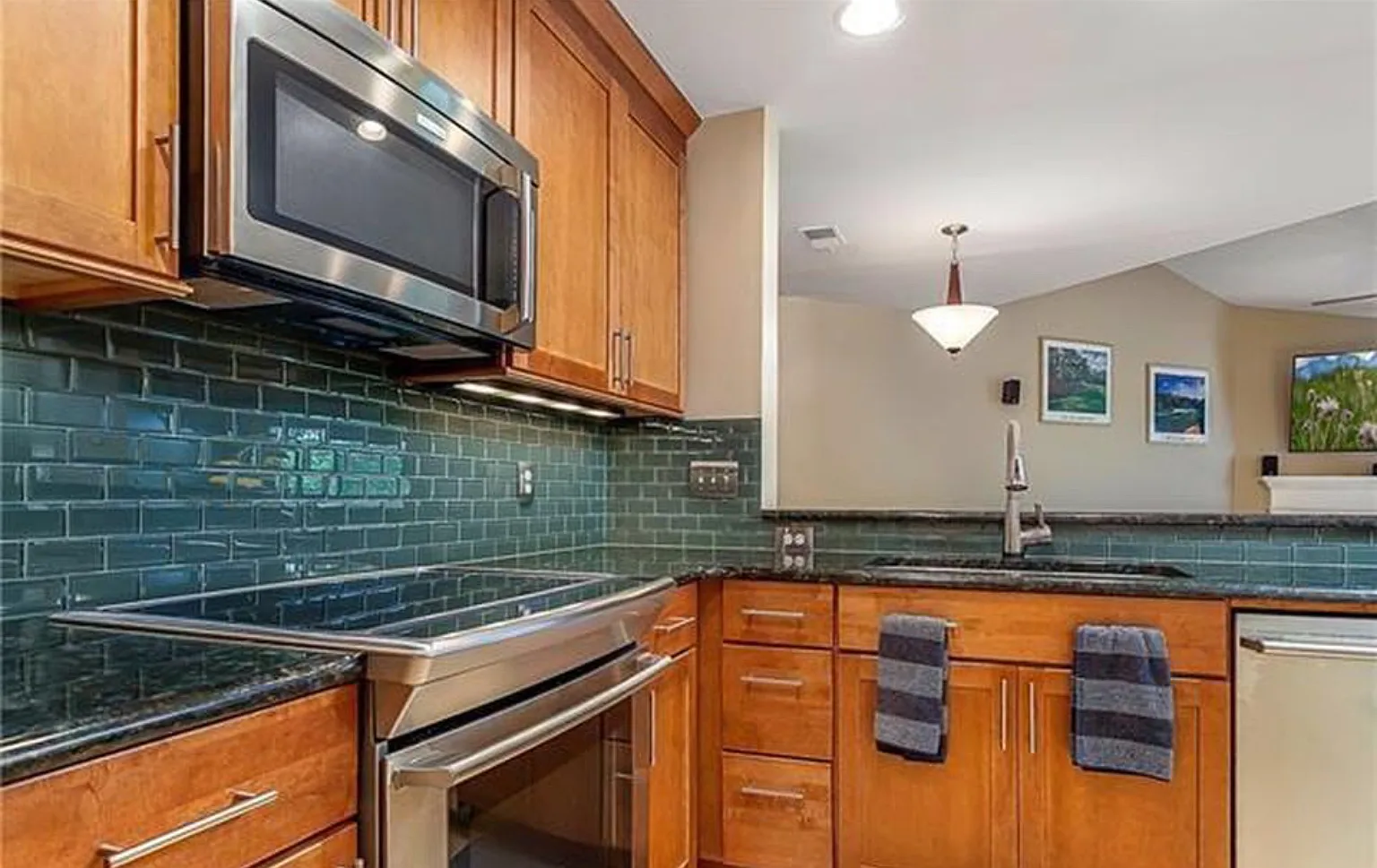2 bed, 937 sqft, $1,500 — Photo 4