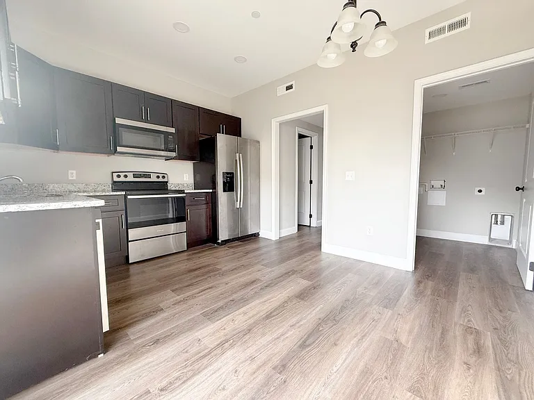 109 Westfield Ct — Photo 13