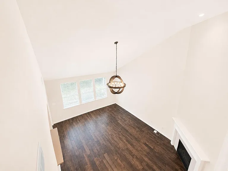 98 W Knightsbridge Dr — Photo 8
