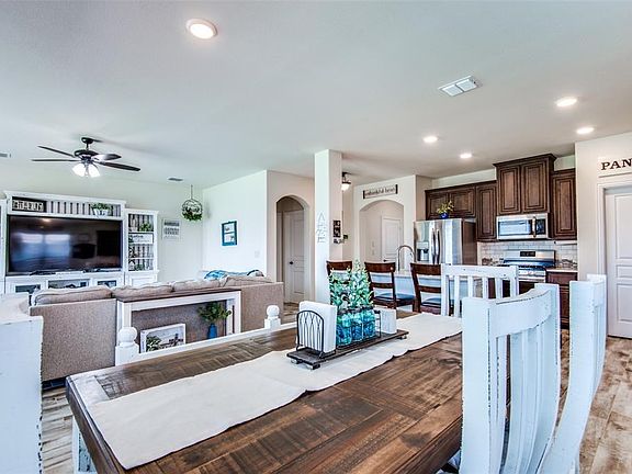 4th image of 1816 Campground Way