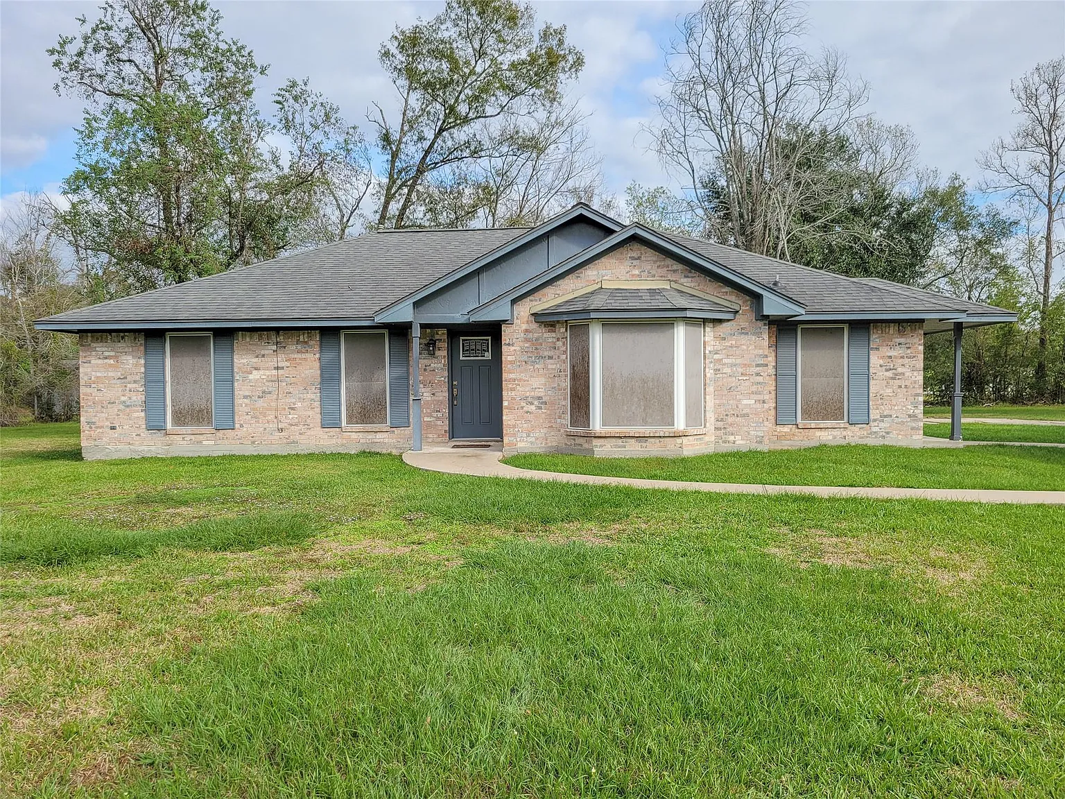 3 bed, 2.0 bath, 1586 sqft, $1,700 — Photo 1