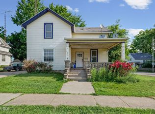 1302 Napoleon St, Fremont, OH 43420