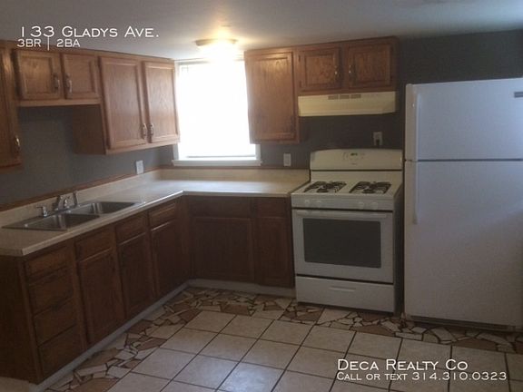 3rd image of 133 Gladys Ave