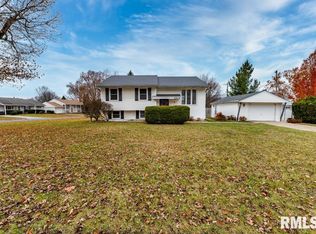 5909 N Keenland Ave, Peoria, IL 61614