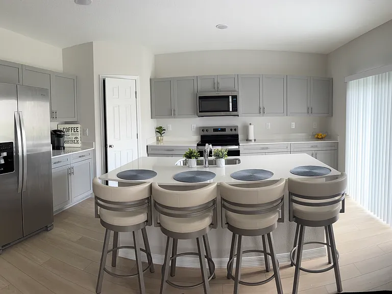 750 Ambleside Dr — Photo 10