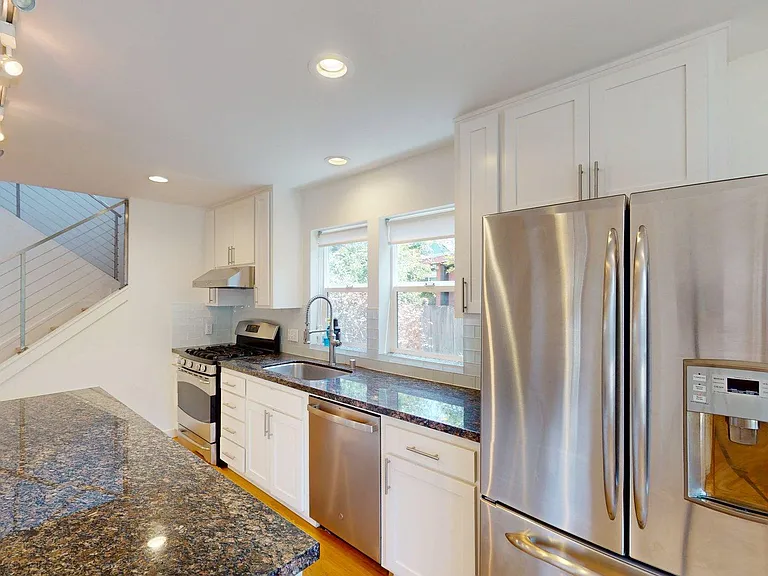 1147 Francisco St — Photo 3