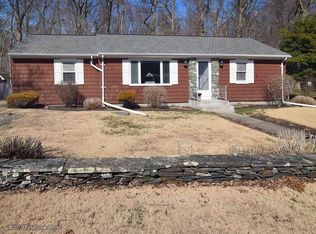 30 Briggs Ln, Tiverton, RI 02878