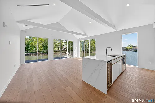 251 Riverside Ave Photo 1