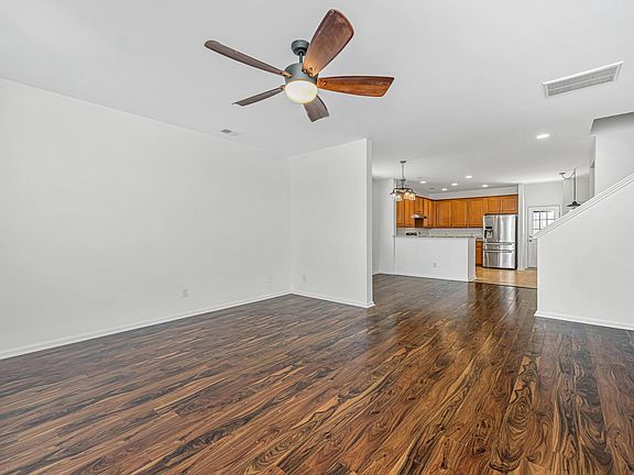 3rd image of 1223 Beck Dr