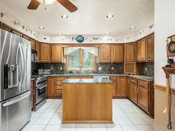 2nd image of 5950 Perkins Ln