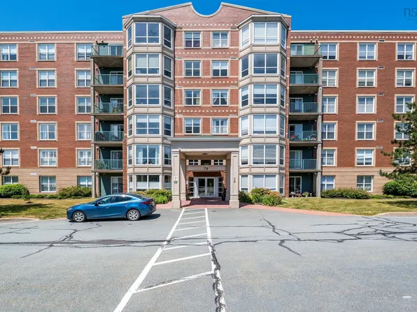 78 Regency Park Dr #106, Halifax, NS B3S 1T2