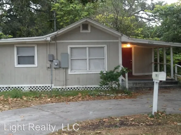 2902 E Caracas St, Tampa, FL 33610